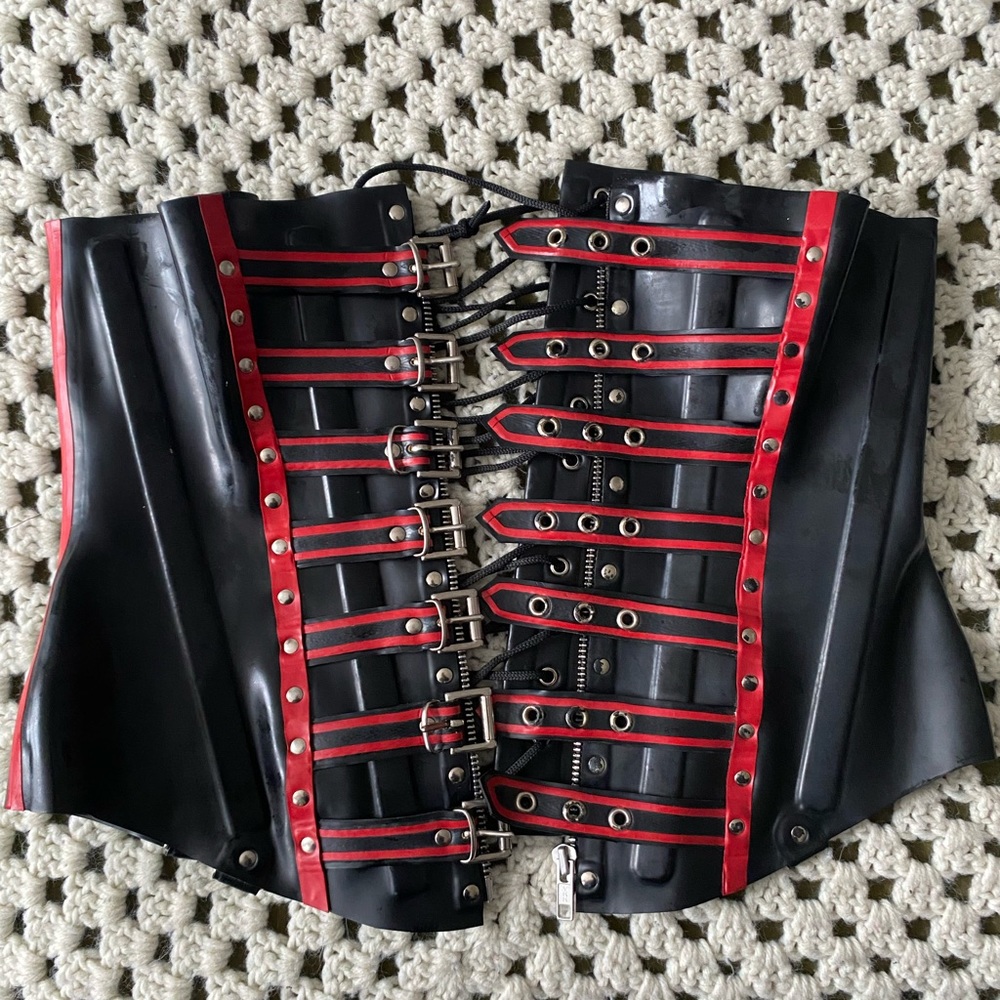 Demask Latex Corset